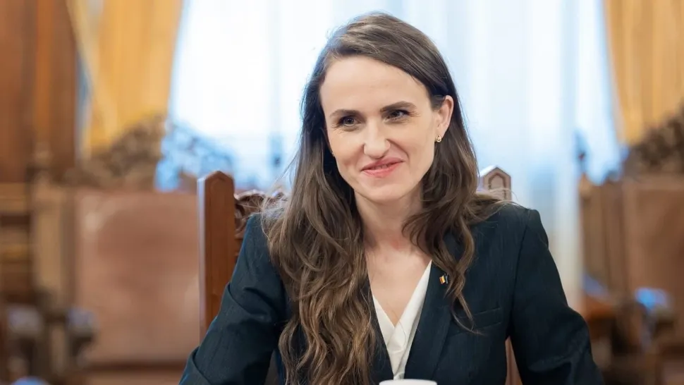 Zi crucială pentru Oana Țoiu. Astăzi se dezbate în Senat moțiunea simplă împotriva ministrului Afacerilor Externe