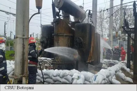 Incendiu la un transformator electric! Două cartiere din Ploiești, fără energie electrică!