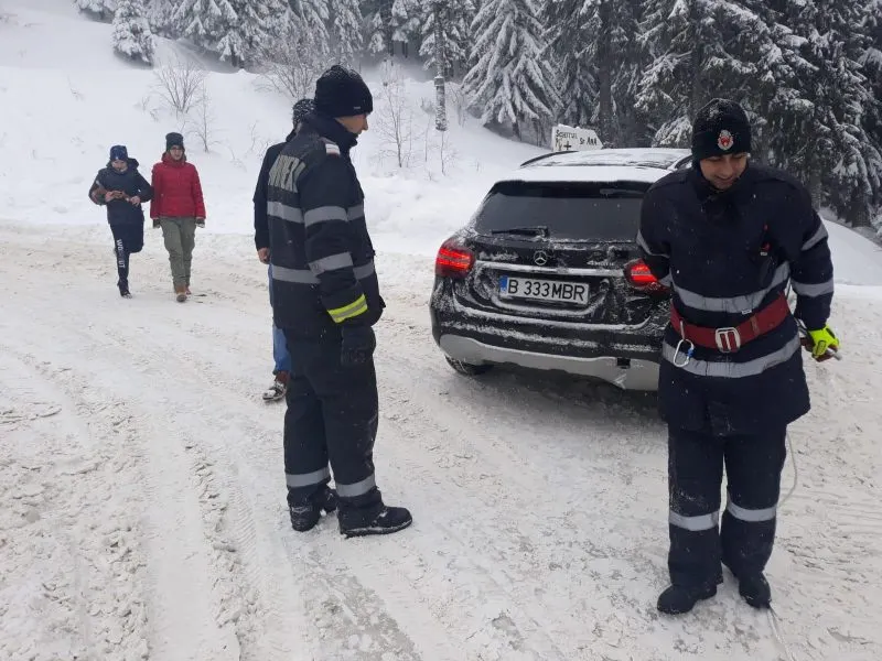 Prahova: Ninsoare viscolită, duminică dimineață, pe DN 1 și DN 1A