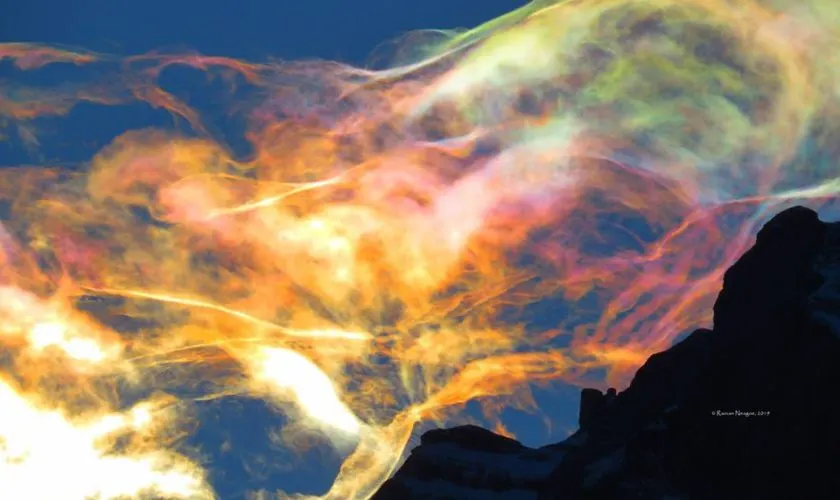 Fenomenul rar din Bucegi care seamănă cu aurorele polare