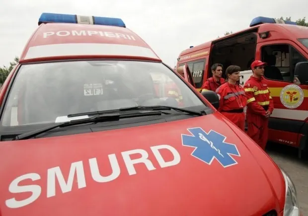 Un bărbat a leșinat într-un bazin! A fost salvat de pompierii prahoveni