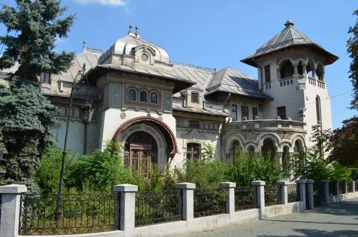 Fosta ”Casă a Căsătoriilor”reintră în atenția autorităților ploieștene! A fost scoasă la vânzare