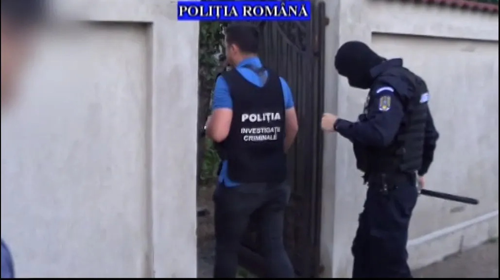 Şase prahoveni, reținuți într-un dosar de proxenetism