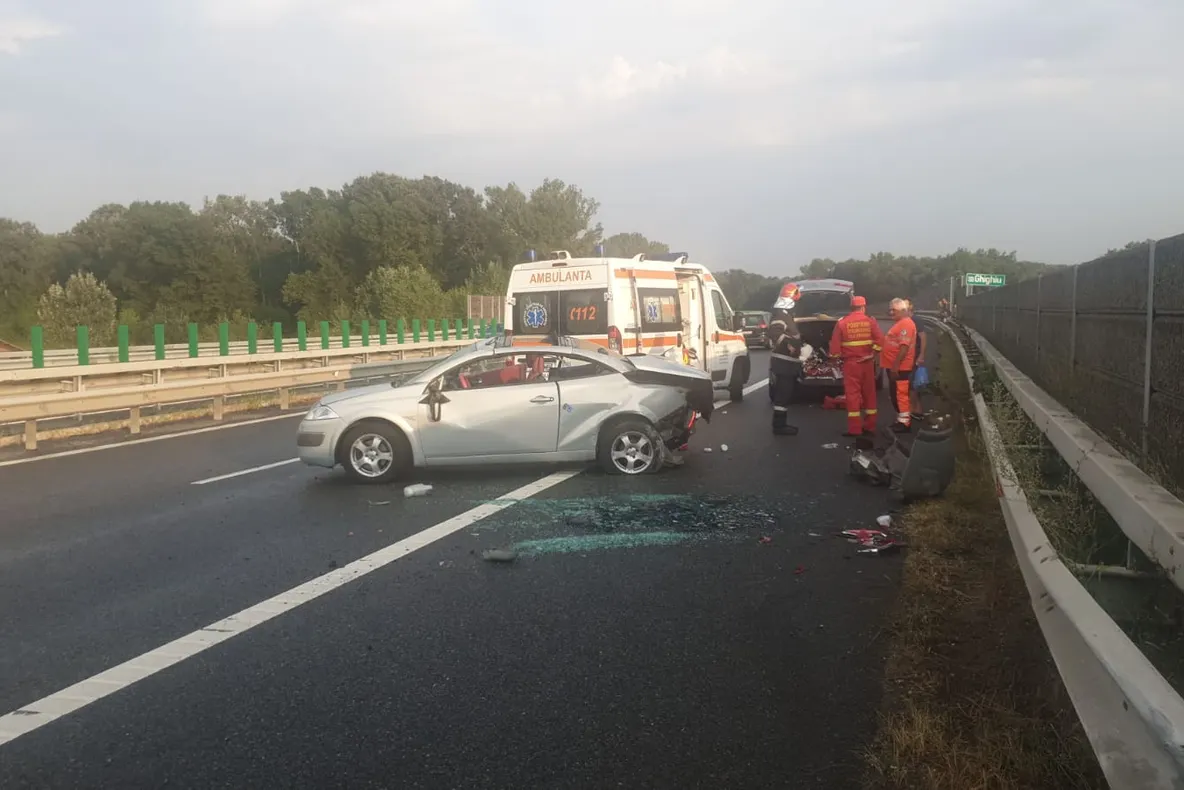 Patru persoane rănite într-un accident pe A3. Traficul este deviat