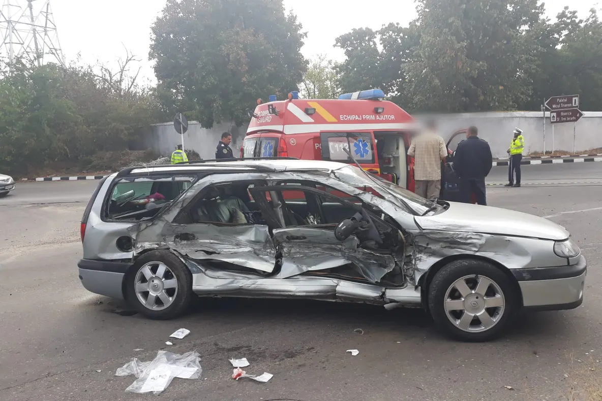 FOTO| Cum s-a produs accidentul grav de la Florești. Două persoane au fost încarcerate