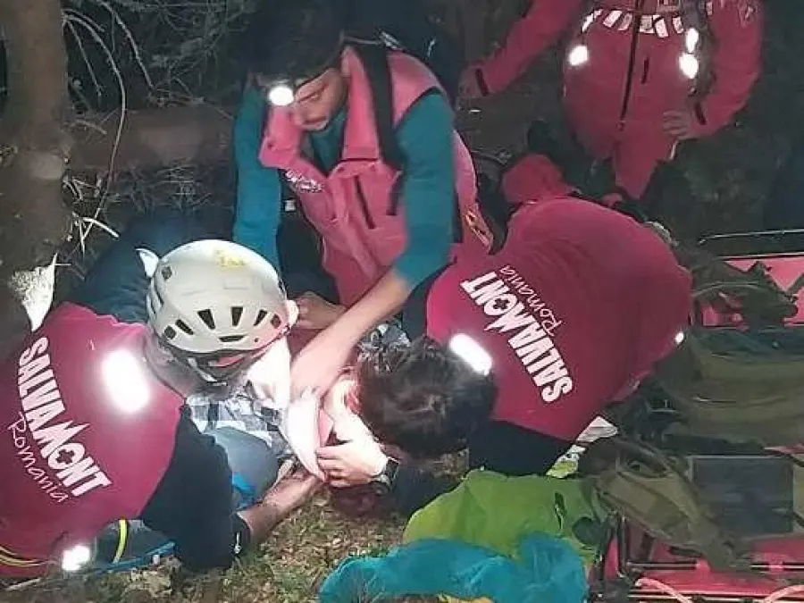 VIDEO Femeie în vârstă de 64 de ani rănită pe Jepii Mari