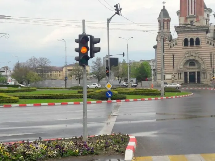 Începe modernizarea sistemului de semaforizare din Ploieşti! Care sunt intersecţiile vizate!