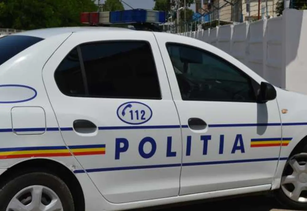 Percheziții într-un dosar de furt comis în fața unui hotel din Sinai
