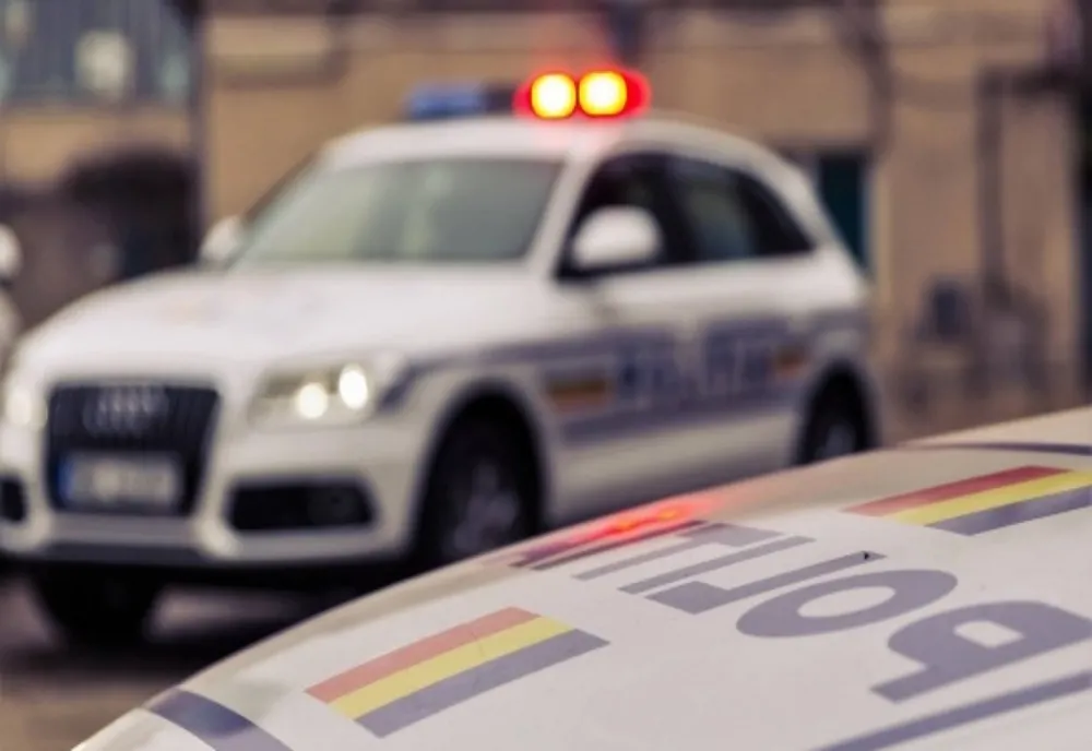 O femeie a fost accidentată mortal de o autoutilitară
