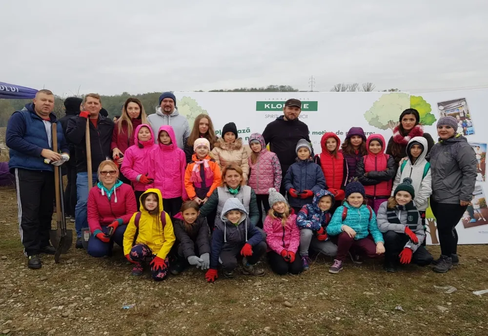 Acțiune ecologică desfășurată în Lipănești! 600 de voluntari au participat, sub coordonarea Fundației "Se Poate"