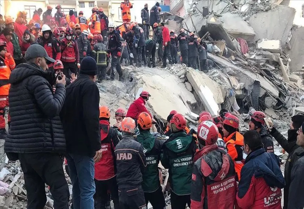 TURCIA - Peste 20 de oameni au murit în urma cutremurului produs ieri
