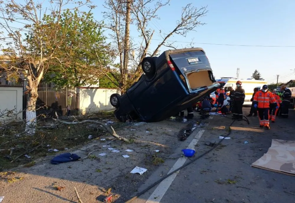 FOTO Accident grav pe DN1, la Românești! O persoană a decedat! 