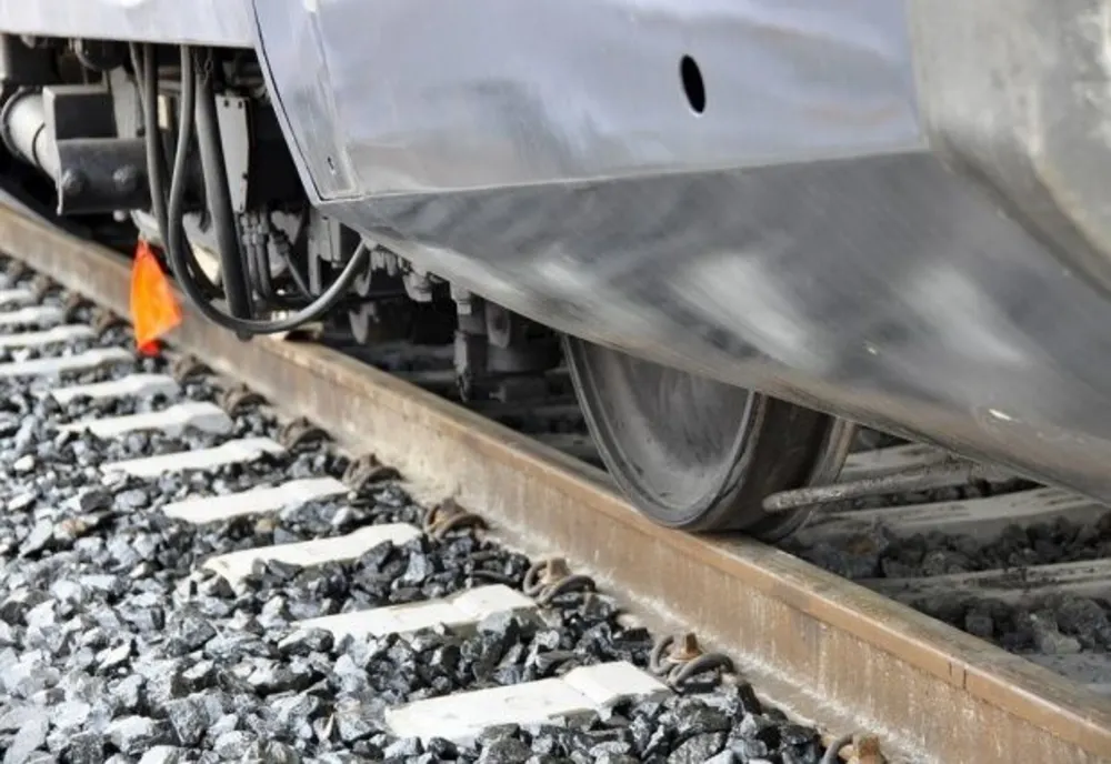 FOTO/ VIDEO Autospecială de Poliție Locală, lovită de tren în Prahova! 