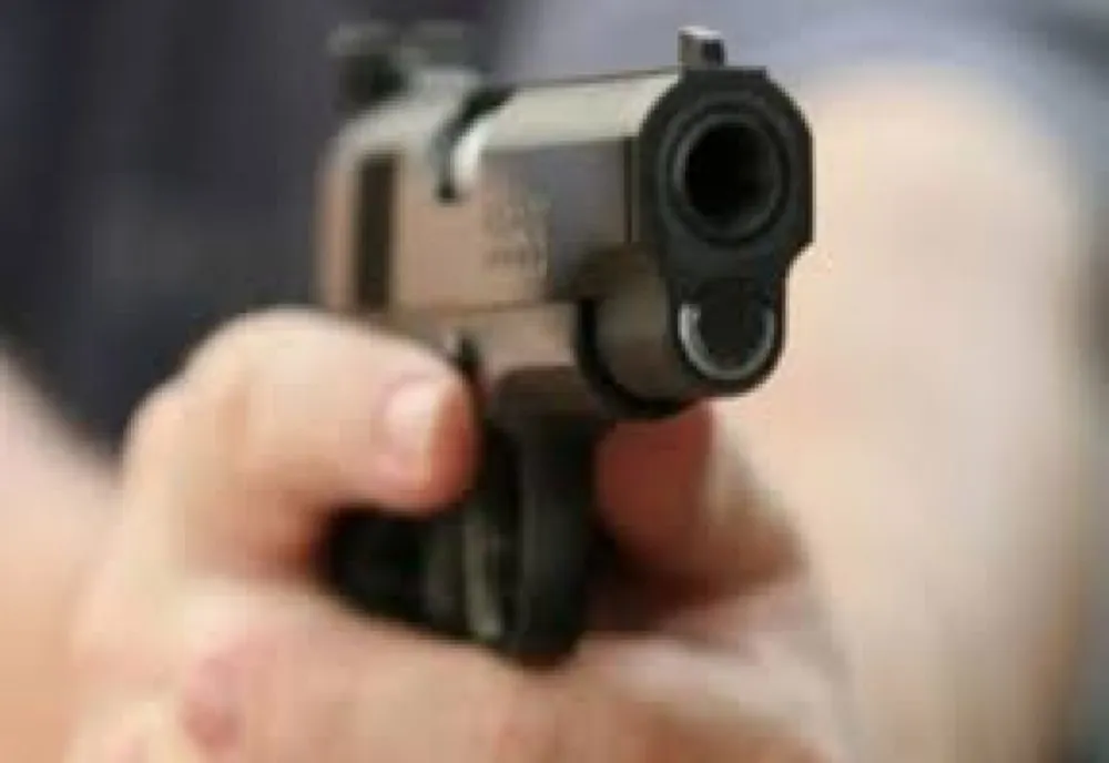 Alertă la Ploiești. Elevi împușcați în cap cu un pistol cu bile