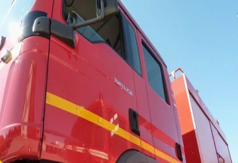 Incendiu în Prahova. Un bătrân a suferit arsuri