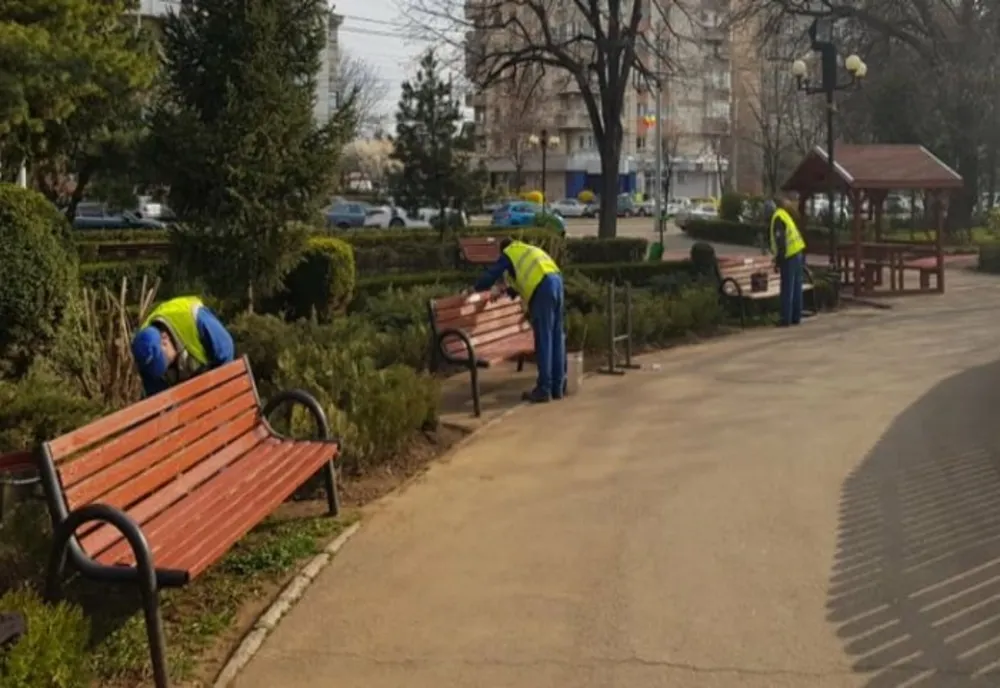 Curăţenie cu ajutorul voluntarilor în Ploieşti înainte de Paşte