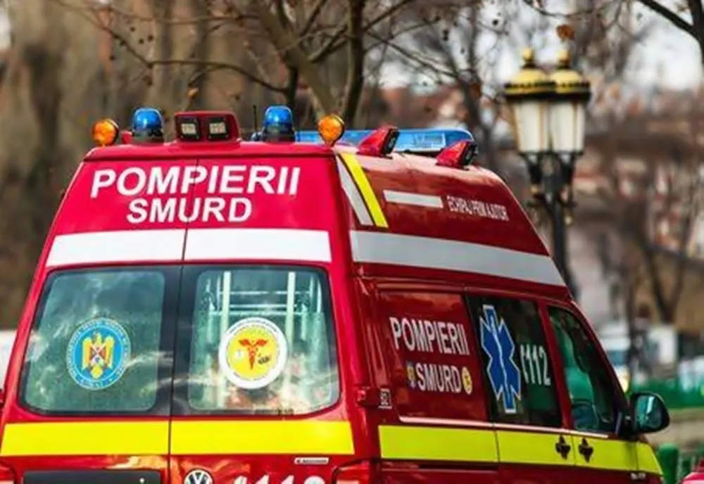 Prahovean salvat în ultima clipă de paramedicii SMURD după ce s-a înecat cu mâncare