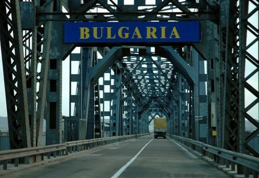 Bulgaria intră de duminică în lista roșie a țărilor cu risc epidemiologic: persoanele care sosesc în România și nu sunt vaccinate vor intra în carantină