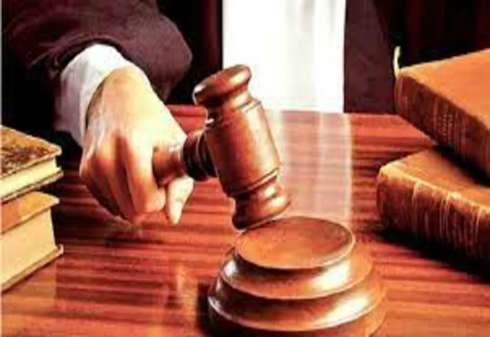 Prahova. Control judiciar pentru inculpații reținuți în dosarul vaccinărilor fictive anti- COVID