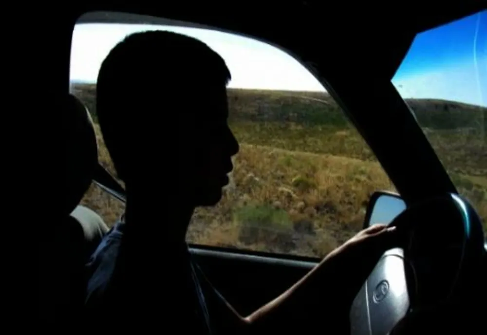 Prahova. Minor urmărit de Poliție, azi-noapte, pe drumurile din Măgureni. În mașina lui se mai aflau trei adolescenți