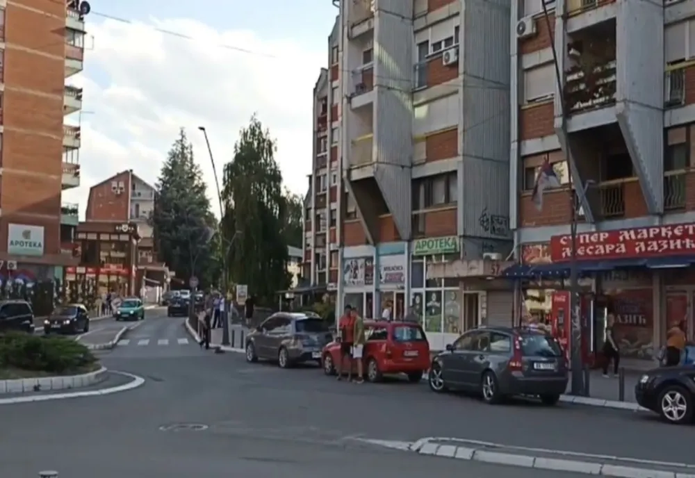 TENSIUNI la granița Serbia-Kosovo: Sirenele anti-aeriene sună neîntrerupt! Se aud ÎMPUȘCĂTURI de mitralieră