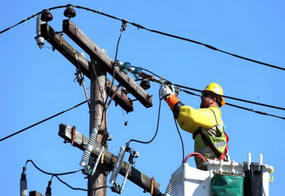 20 de localități din Prahova fără curent electric din cauza ploilor torențiale. Mii de consumatori sunt afectați