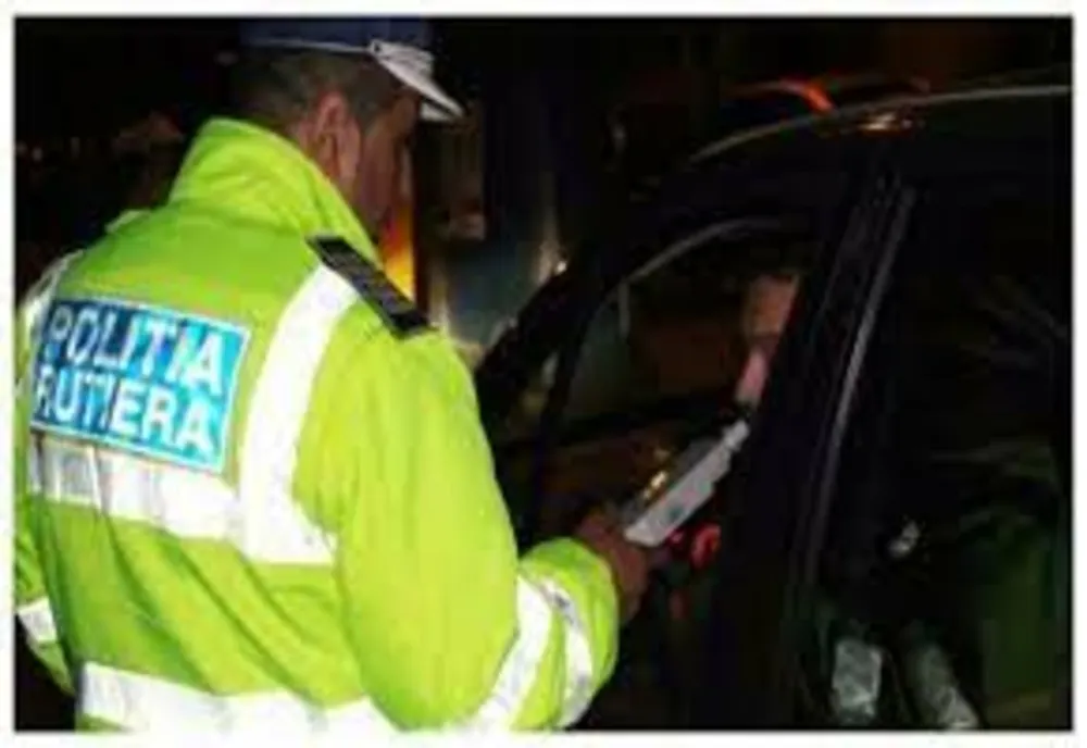 Accident provocat de un șofer beat, aseară, pe o stradă din Ploiești