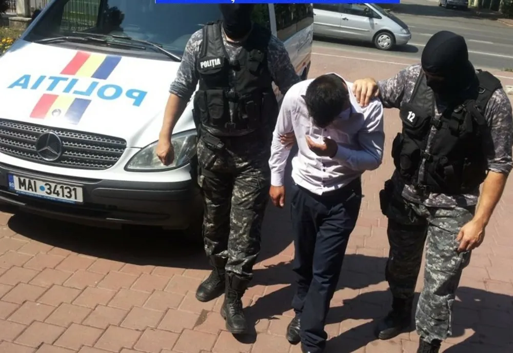 Prahovean reținut după ce a încălcat ordinul de protecție, amenințând-o pe fosta iubită și pe concubinul acesteia