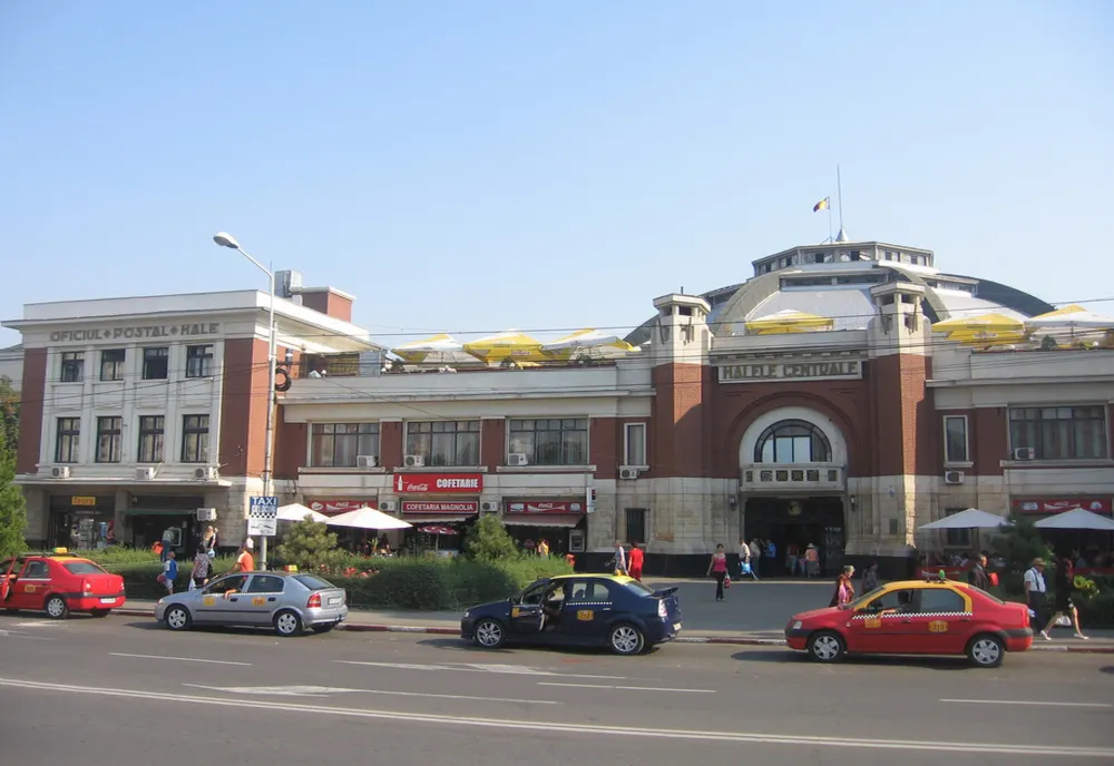 Spargere la Halele Centrale în noaptea de Crăciun