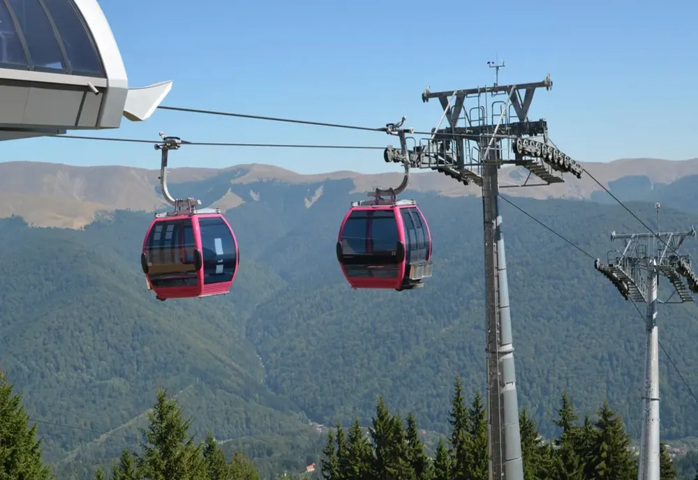 Prahova. A fost semnat actul de cumpărare a Telecabinei Sinaia