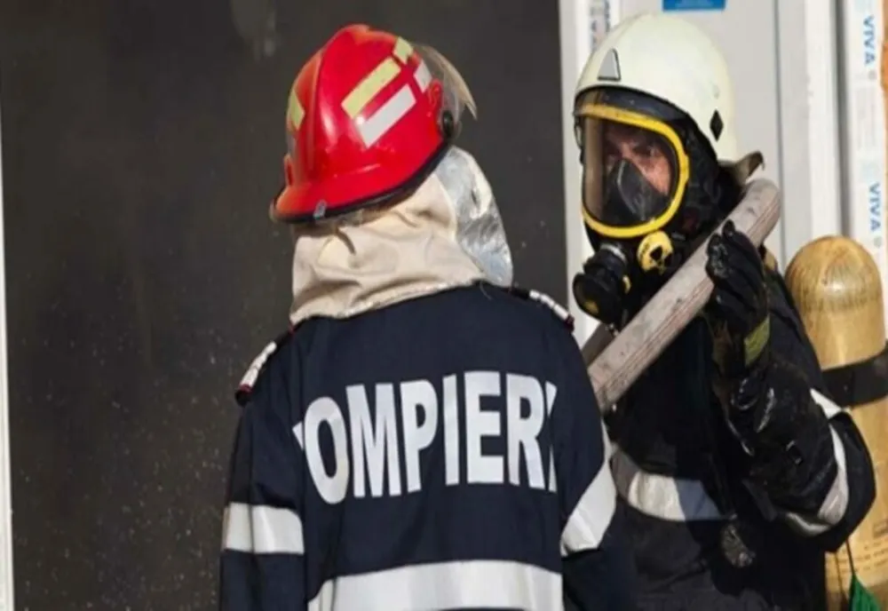 Incendiu într-un bloc, în Prahova - Un bărbat a murit carbonizat