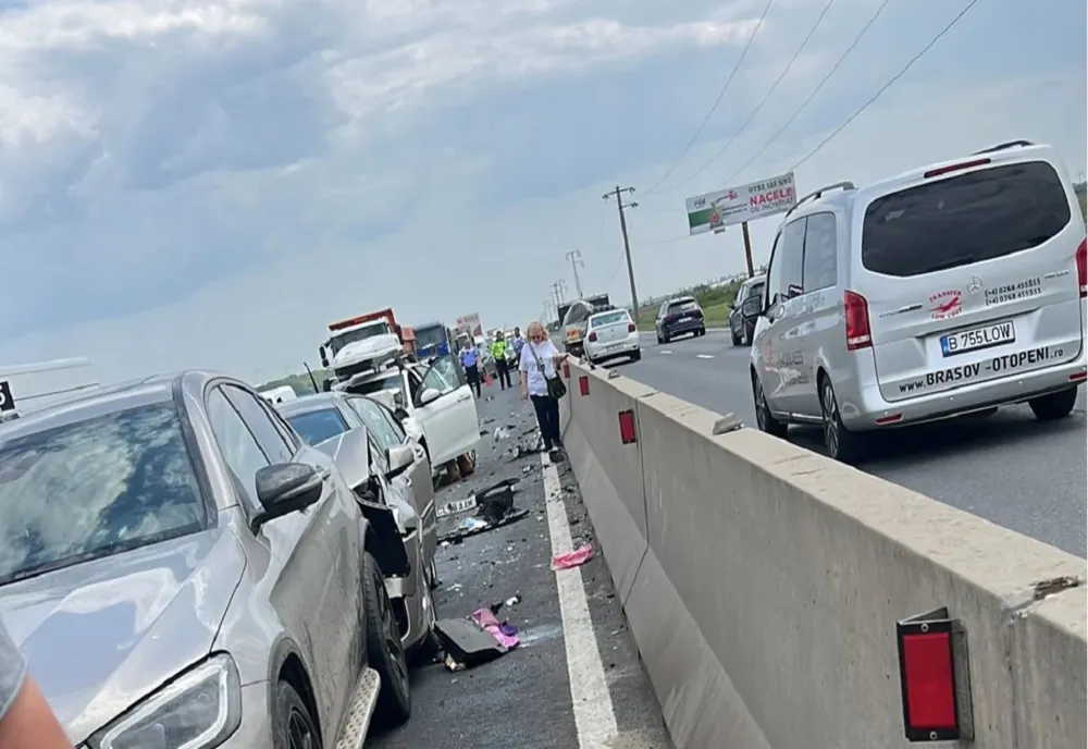 Prahova. Coliziune între trei autovehicule pe DN1. Trei persoane au avut nevoie de îngrijiri medicale