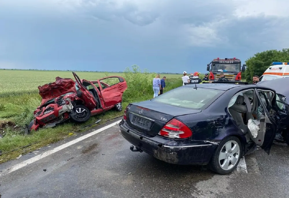 Accident rutier pe DN1B de la Loloiasca. Cinci persoane, printre care și un copil, transportate la spital