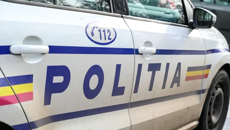 Bărbat din Hunedoara, aflat în arest la domiciliu, găsit beat pe o bancă după ce a ieșit să bea alcool