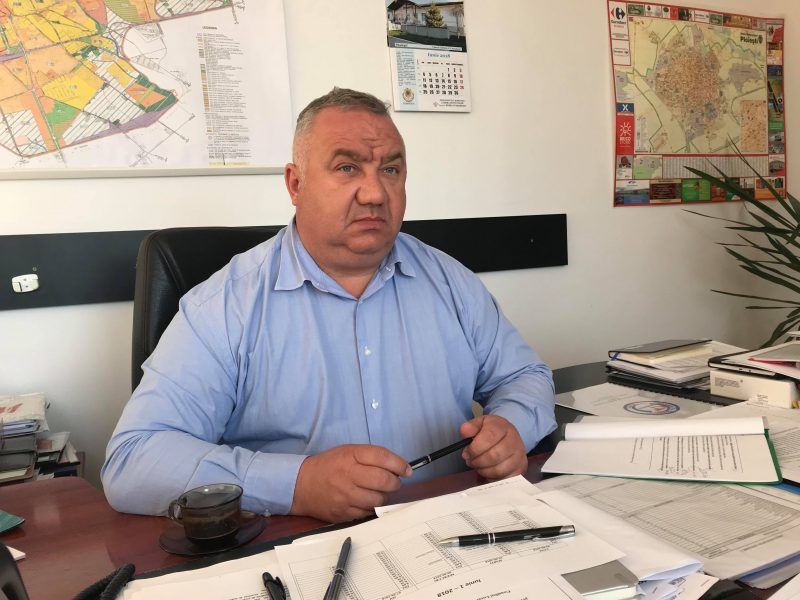 PERICOL! Viceprimarul Mihai Cristian Ganea anunță măsuri urgente după ce au căzut bucăți din ”Podul de Lemn” din Ploiești  VIDEO