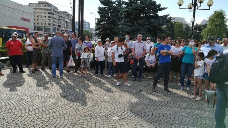 Proteste la Ploiești împotriva poluării! Primarul Adrian Dobre, printre protestatari | VIDEO