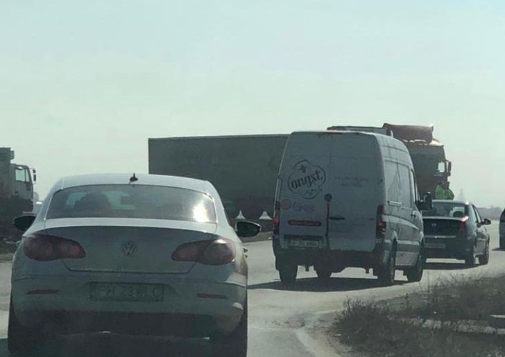 Tir defect pe breateaua de legătură dintre DN1 și DN72. Trafic dirijat