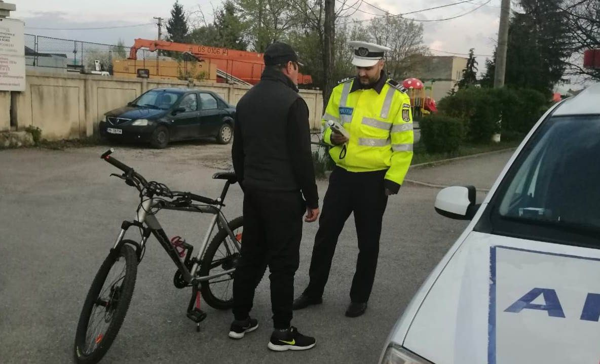 La un pas de comă alcoolică...pe bicicletă, în Prahova