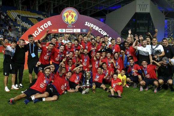 Deplasarea la Supercupa României i-a costat scump pe doi suporteri clujeni
