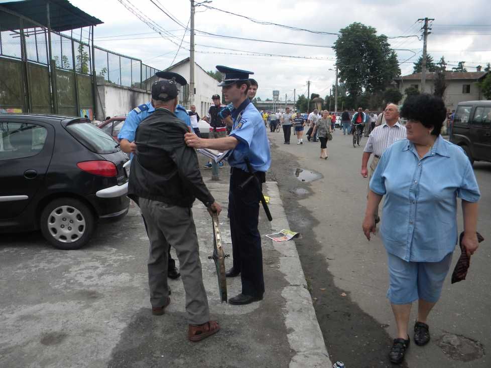 Razie în Obor Ploieşti.  Peste 50 de amenzidate de Poliţie şi bunuri de mii de lei confiscate