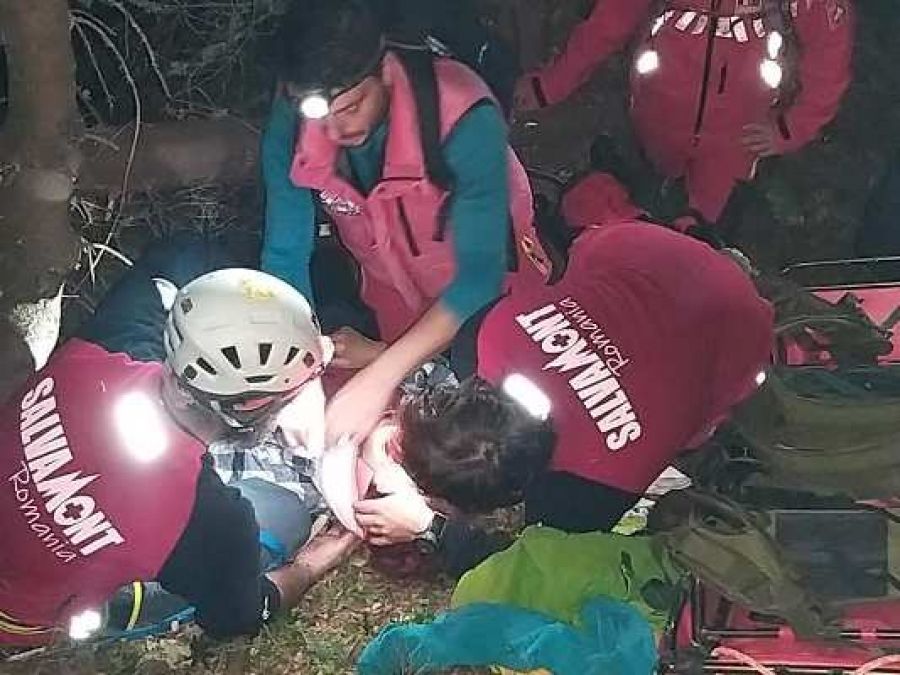 VIDEO Femeie în vârstă de 64 de ani rănită pe Jepii Mari