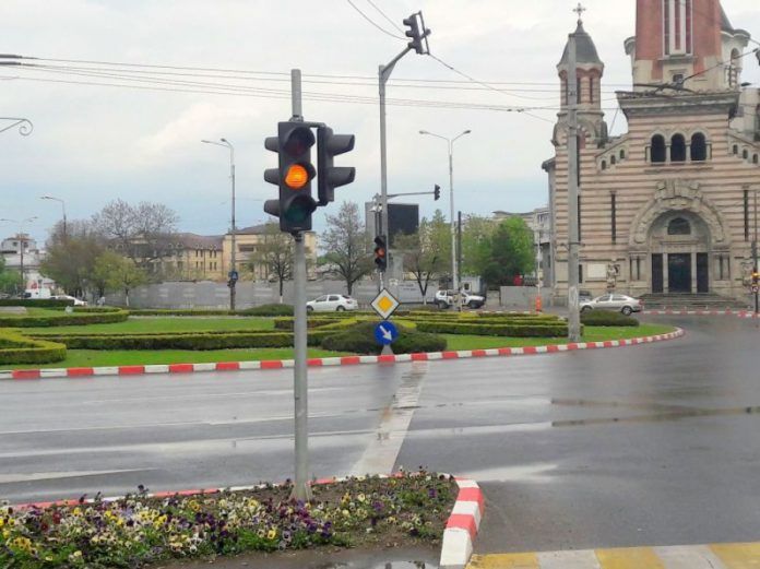 Începe modernizarea sistemului de semaforizare din Ploieşti! Care sunt intersecţiile vizate!