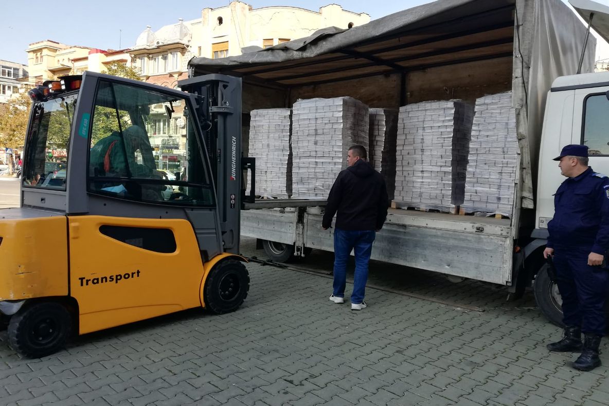 FOTO| Prahova, pregătită pentru alegerile prezidențiale! Au sosit buletinele de vot