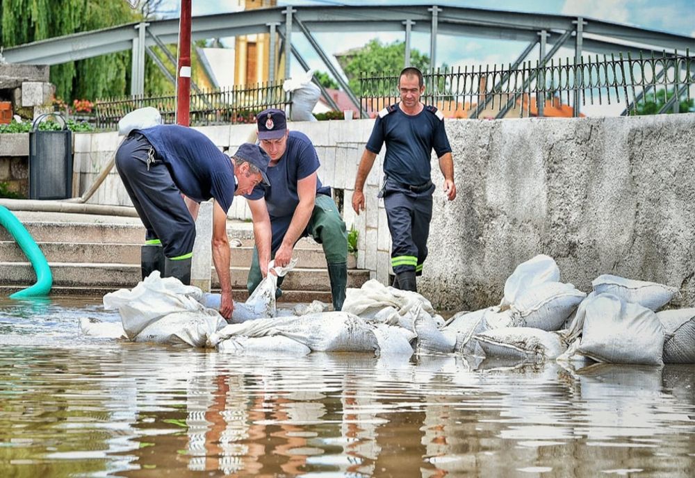 IGSU: 46 de localităţi din 22 de judeţe afectate de inundaţiile din ultimele 24 de ore
