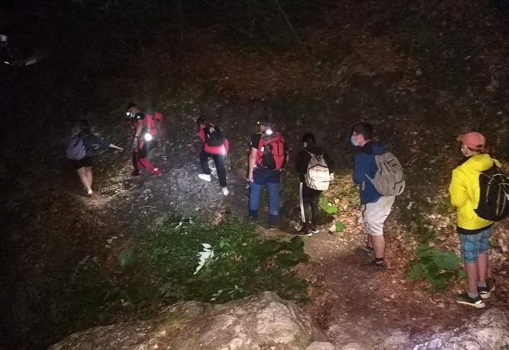 Trei persoane rătăcite pe munte. Salvamontiștii din Bușteni și Prahova în alertă!