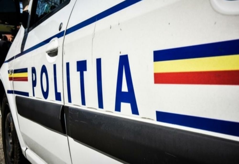 Accident pe DN1A, la Teișani. Două autoturisme au intrat în coliziune