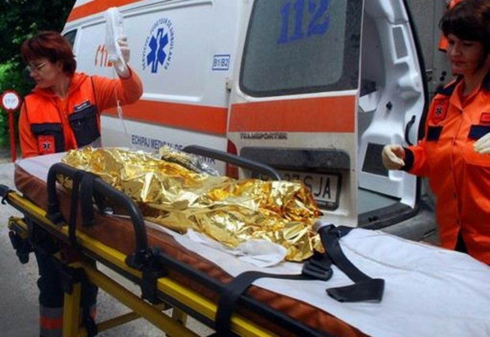 Copilul electrocutat în timp ce pescuia pe o baltă de lângă Ploiești a fost transferat la București 