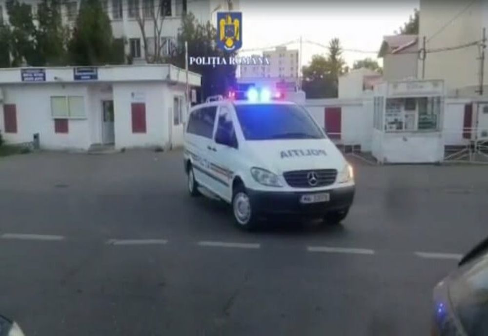 Descinderi în Ploieşti la suspecţi de înșelăciune, acte de violență, violare de domiciliu și șantaj