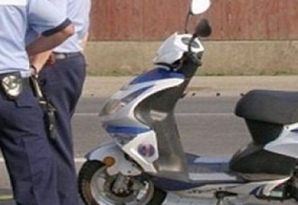 Prahova. Tânăr cercetat penal după ce a condus mopedul fără permis