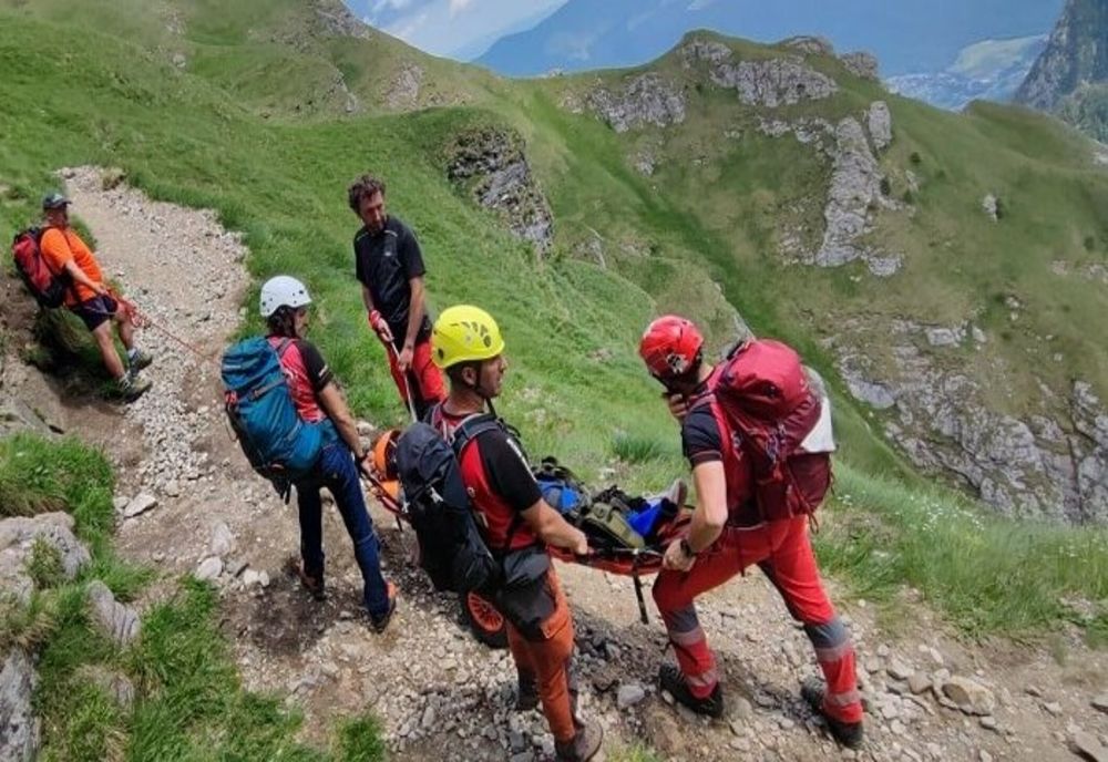 O turistă din Ialomiţa a fost la un pas să-și piardă viața, în Bucegi